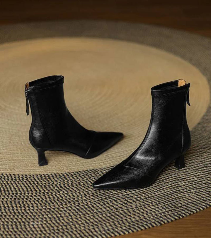 Fulvia | Stivaletti minimal in pelle con tacco medio